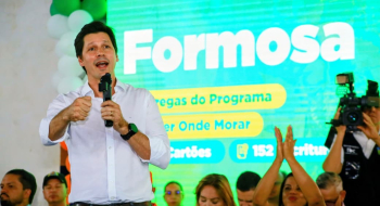 Daniel Vilela amplia atendimento habitacional em Formosa com entrega de 767 novos benefícios